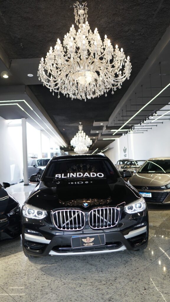 BMW X3 xDrive20i BLINDADA Segurança, luxo e performance em um único SUV